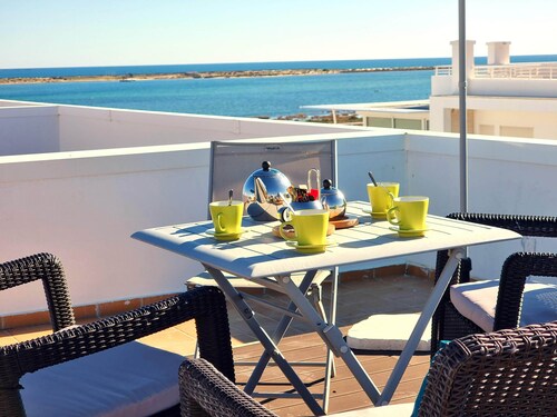 Penthouse in Fuseta with private roof terrace and sea views