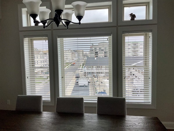 คอนโด (WC408 East Farragut Road, Unit 302) | บริเวณภายนอก