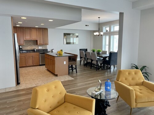 Wc408 East Farragut Road, Unit 302