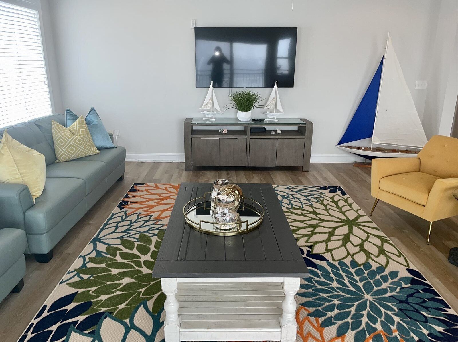 Condo (WC408 East Farragut Road, Unit 302) | Ngoại thất