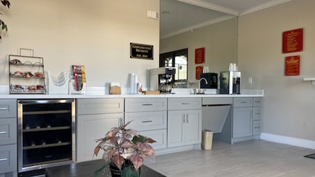 Free daily continental breakfast