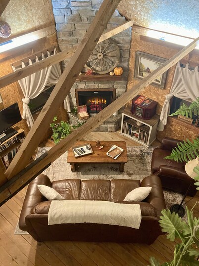 Wood Haven - Wood Haven, darling cabin, near ATV trails, romantic