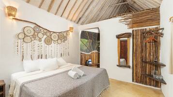 Habitación cuádruple | Caja fuerte, wifi gratis, ropa de cama