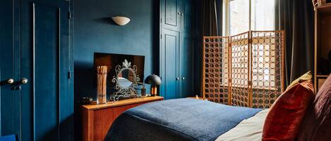 Appartement, 1 trĂšs grand lit | 1 chambre, fer et planche Ă repasser, accĂšs au Wi-Fi (inclus)