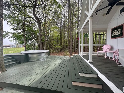 Sunrise, Mountain & Farm View | Heated Tub/Pool