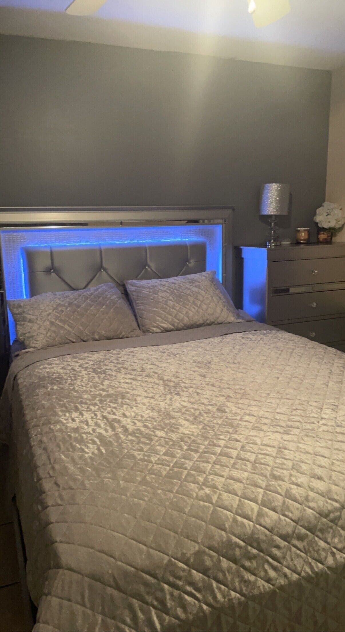 Relaxing stylish room with pool access. in Port Saint Lucie, United States