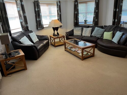 Captivating Apartment Near Gatwick