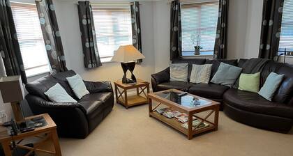 Captivating Apartment Near Gatwick