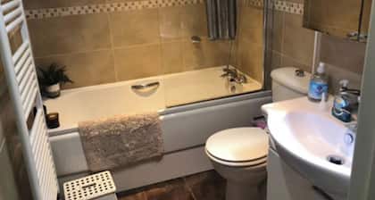 1 Bedroom Apartment Sleeps 2 - Tv