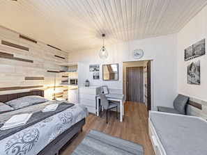 1 chambre, bureau, fer et planche à repasser, Wi-Fi