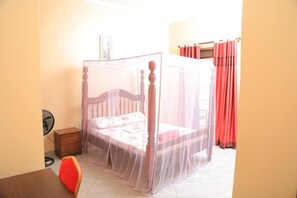Apartment | 2 bedrooms, iron/ironing board, free WiFi, bed sheets - Kampala - Apartment - Sleeps 4 - Parking (Kampala)