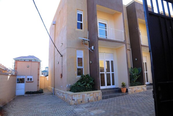 Apartment | Exterior - Kampala - Apartment - Sleeps 4 - Parking (Kampala)