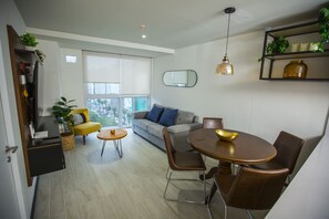 Smart TV - Modern apartment in luxury building (Lima)