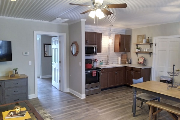 Frigorífic, microones, forn i placa de cuina