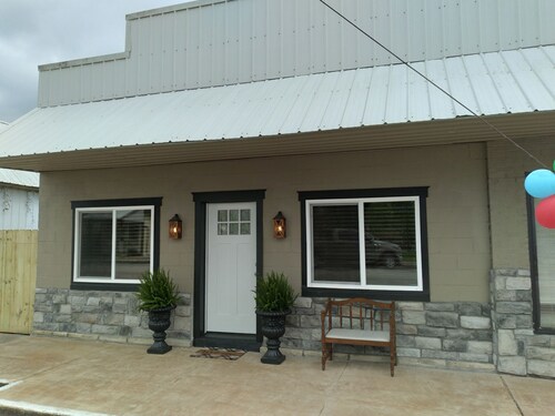 Restored Building in Downtown Lincoln- Your Gateway to the Lake!