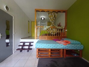 1 bedroom, iron/ironing board, free WiFi, bed sheets