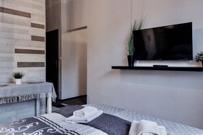 2 Schlafzimmer, Schreibtisch, Bügeleisen/Bügelbrett, kostenloses WLAN