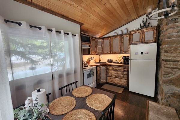 Refrigerador, microondas, horno, placa de cocina