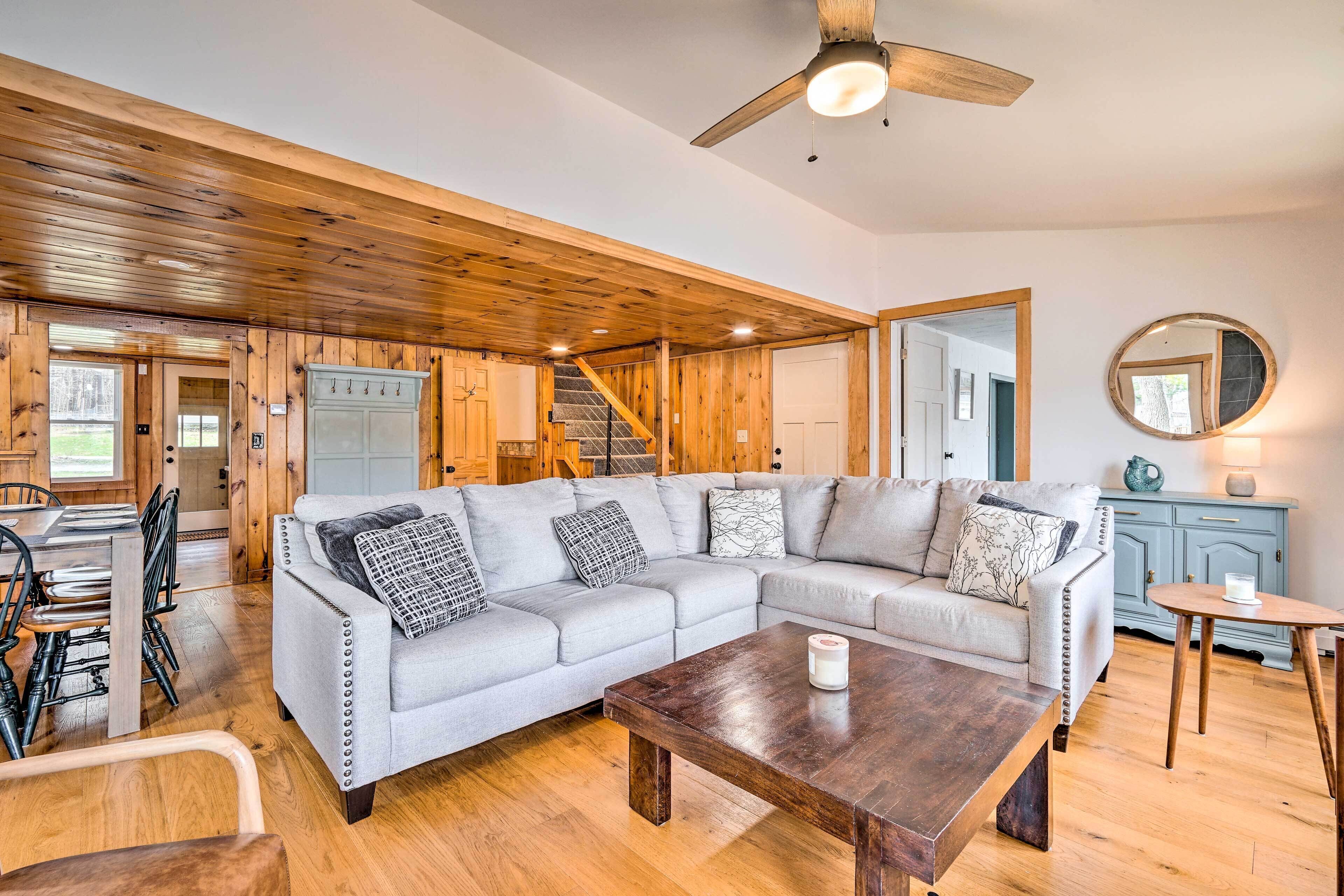 Cozy Castleton Cabin With Fire Pit + Water Access! - Hampton, NY