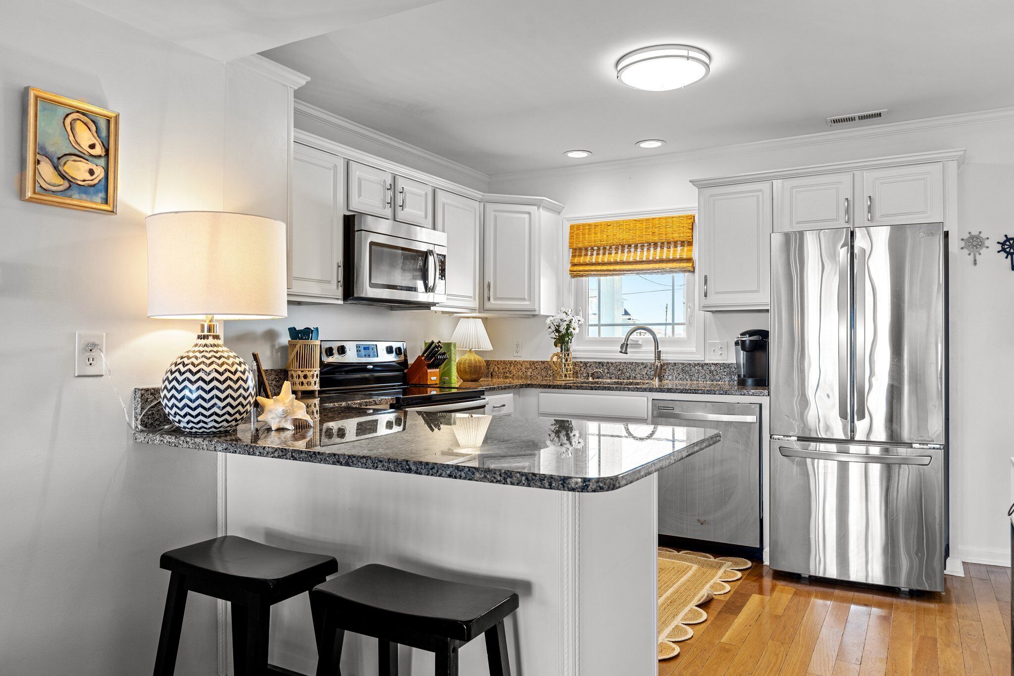 Coffee/tea maker, fridge, microwave, oven