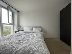 アパートメント | 1 室のベッドルーム、アイロン / アイロン台、WiFi (無料)、ベッドシーツ