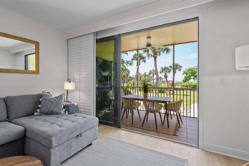 Beach Villa 2111 - Beach Front!