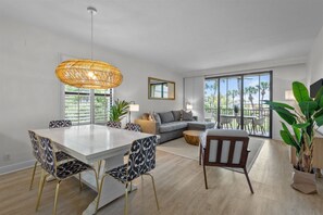 Interior - Beach Villa 2111 - Beach Front! (Captiva)