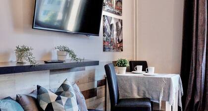 Prague Petite Price Penzion, Apartment 9, Sleeps 3, 10 min to Prague Center