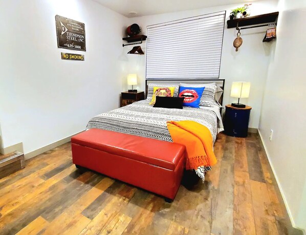 2 bedrooms, desk, travel crib, free WiFi