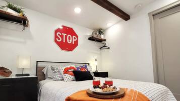 2 bedrooms, desk, travel crib, free WiFi