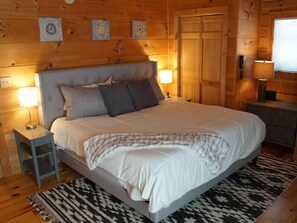3 bedrooms, travel cot, Internet, bed sheets