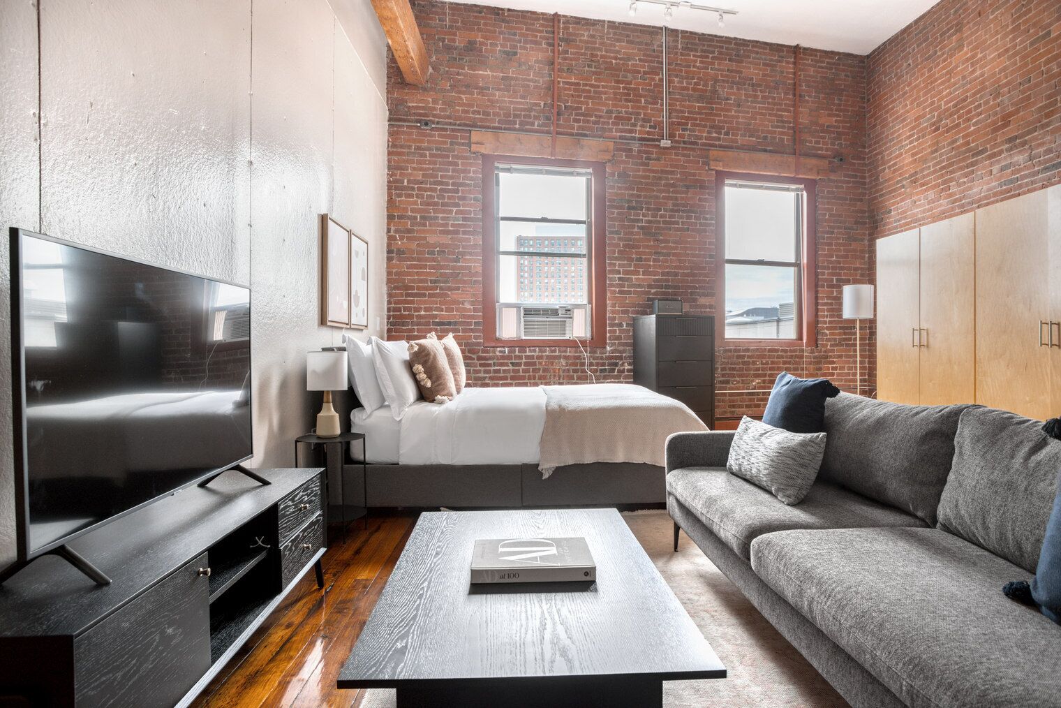 Stunning South End Studio, by Blueground