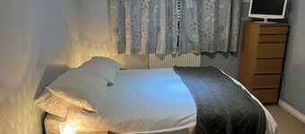 1 Bedroom Apartment Sleeps 2 - Pets Welcome - Tv