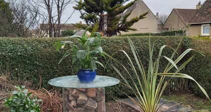 House next to big shopping centre spacious