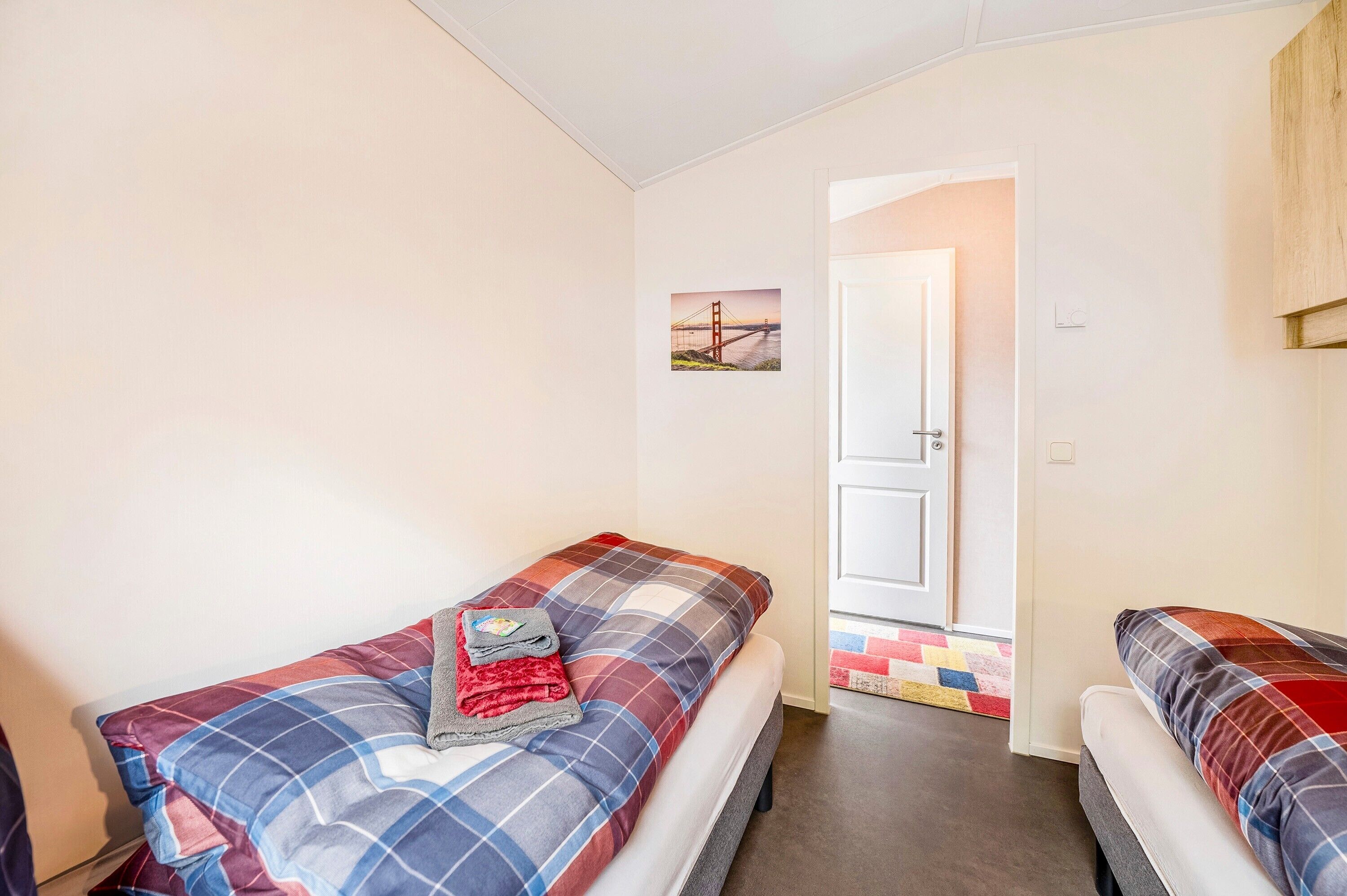 2 多间卧室、免费 WiFi、床单