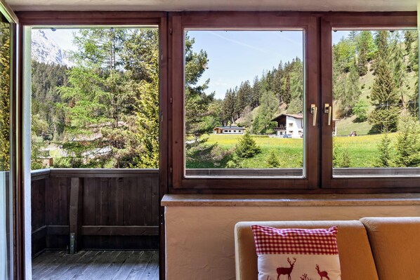 Interior - Apartment W7 Haus Ganghofer with Mountain View, Balcony & Wi-Fi (Leutasch)