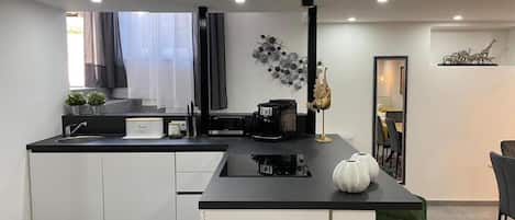 Kühlschrank, Ofen, Herdplatte, Geschirrspüler