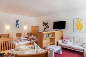 1 bedroom, desk, iron/ironing board, free WiFi