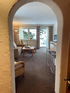 Living area - Apartment W5 Haus Ganghofer with Mountain View, Patio & Wi-Fi (Leutasch)