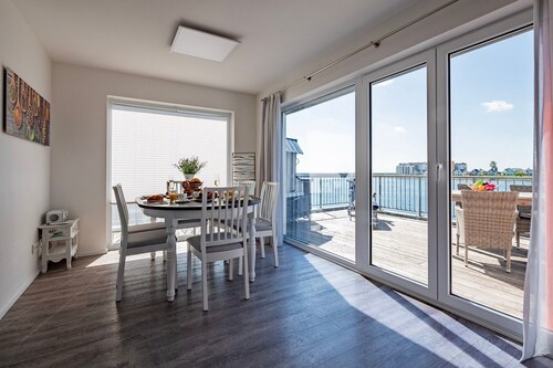 Apartment 'Fewo Ostseeflair By Seeblick Ferien' with Sea View, Balcony and Wi-Fi
