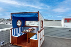 Outdoor dining - Villa 'Kapitän James Cook2' with Sea View, Private Terrace and Wi-Fi (Kappeln)