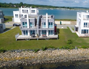 المنشأة من الخارج