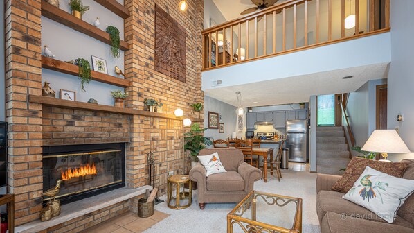 智能电视、壁炉