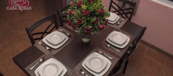 Casa Rosas (Apartamento #1)