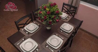 Casa Rosas (Apartamento #1)