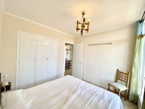 2 bedrooms, Internet - Comfortable apartment with communal pool in Lloret de Mar. (Tossa de Mar)