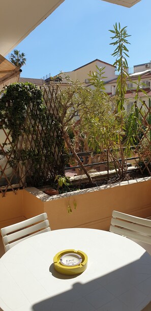 Outdoor dining - Super Central Cannes - all comfort - Calm (Cannes)