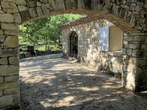 Enceinte de lâhĂ©bergement