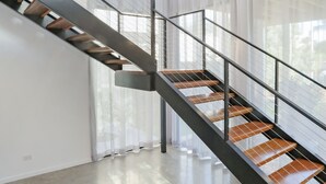 Luxury House | 6 bedrooms, blackout curtains, iron/ironing board, free WiFi - Beachfront Escape (Merimbula)