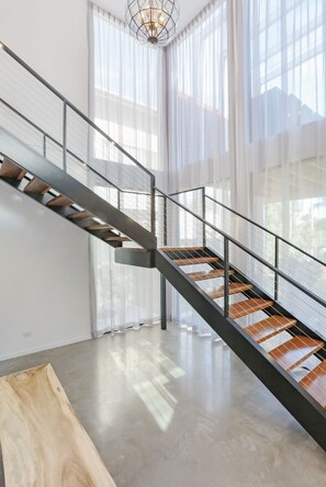 Luxury House | 6 bedrooms, blackout drapes, iron/ironing board, free WiFi - Beachfront Escape (Merimbula)